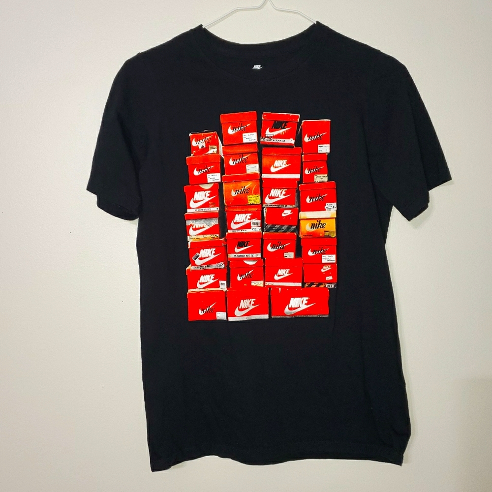 6) NIKE Collector's Shoe Box Tee Vintage   Sz. Kid's L